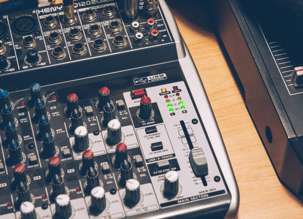pexels-hendrikbgr-744321 pexels-hendrikbgr-744321